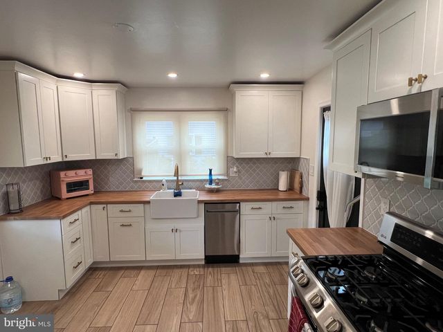 6017 BLACK FRIARS CIR, Baltimore, MD 21228