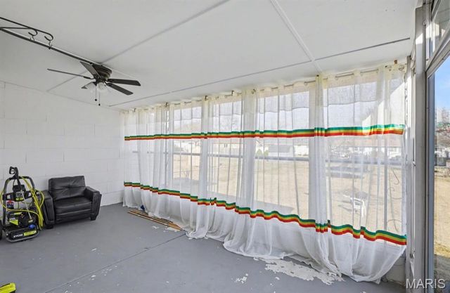 915 Shamrock Drive, Hazelwood, MO 63042