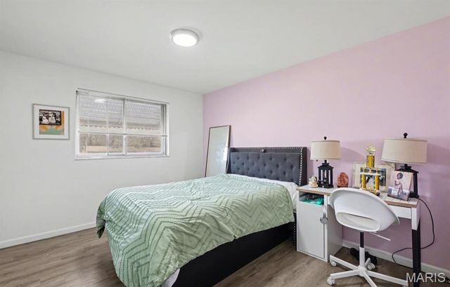 915 Shamrock Drive, Hazelwood, MO 63042