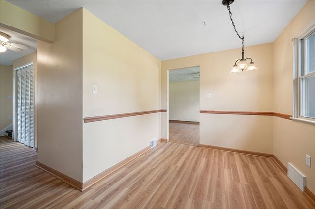 7113 Dumbarton Pl, Bethel Park, PA 15102