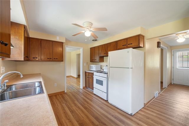 7113 Dumbarton Pl, Bethel Park, PA 15102