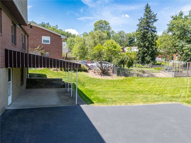 7113 Dumbarton Pl, Bethel Park, PA 15102