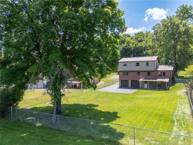 7113 Dumbarton Pl, Bethel Park, PA 15102