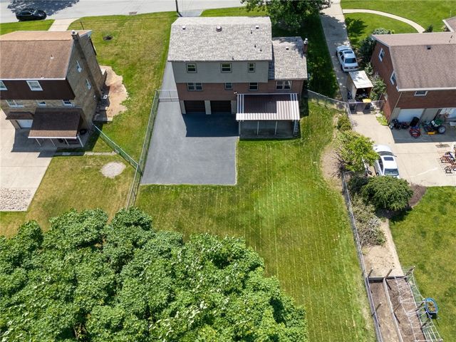 7113 Dumbarton Pl, Bethel Park, PA 15102