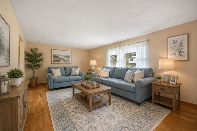 7113 Dumbarton Pl, Bethel Park, PA 15102