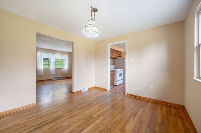 7113 Dumbarton Pl, Bethel Park, PA 15102