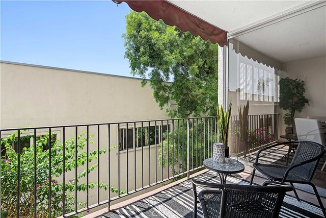 1539 N Laurel Avenue 202, Los Angeles, CA 90046