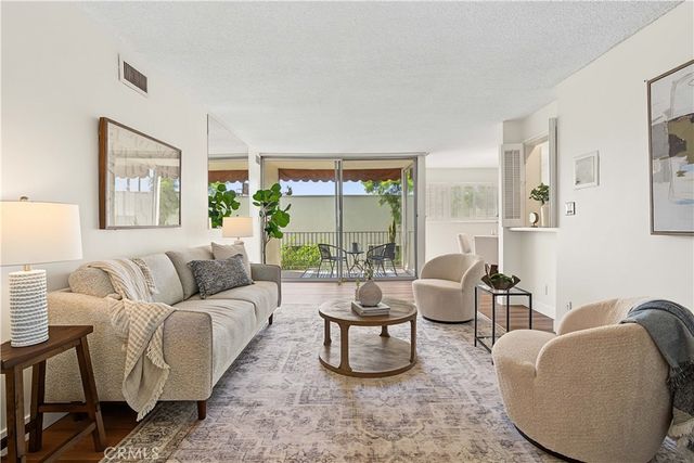 1539 N Laurel Avenue 202, Los Angeles, CA 90046