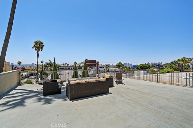 1539 N Laurel Avenue 202, Los Angeles, CA 90046