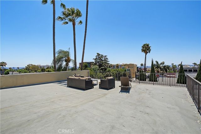 1539 N Laurel Avenue 202, Los Angeles, CA 90046