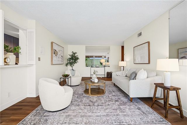 1539 N Laurel Avenue 202, Los Angeles, CA 90046