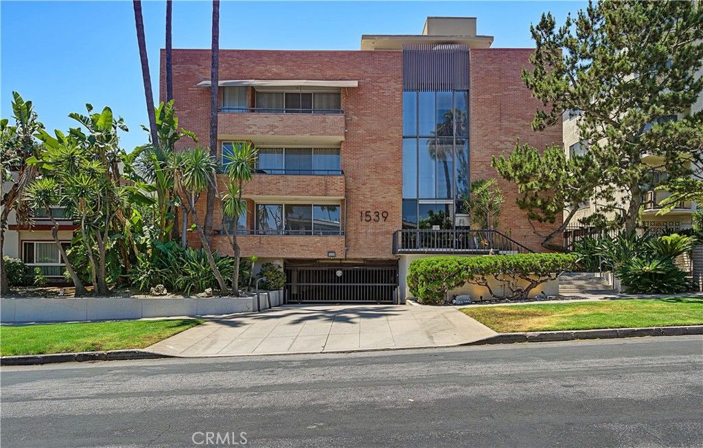 1539 N Laurel Avenue 202, Los Angeles, CA 90046