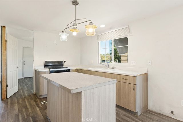 21285 Kinney, Perris, CA 92570