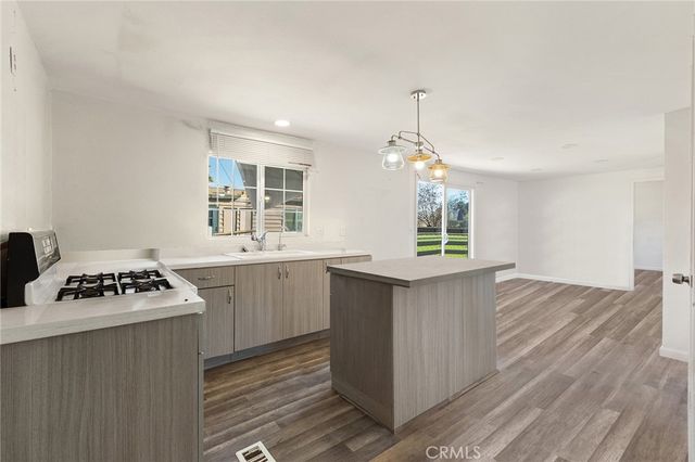 21285 Kinney, Perris, CA 92570