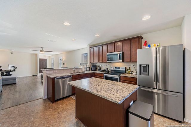 10211 Reyes, San Antonio, TX 78254