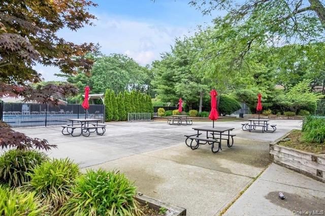 214 Springmeadow Drive I, Holbrook, NY 11741