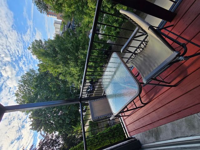 1711 W Jarvis Avenue 201, Chicago, IL 60626