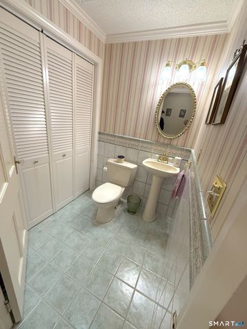 1340 Manchester Road, Glastonbury, CT 06033