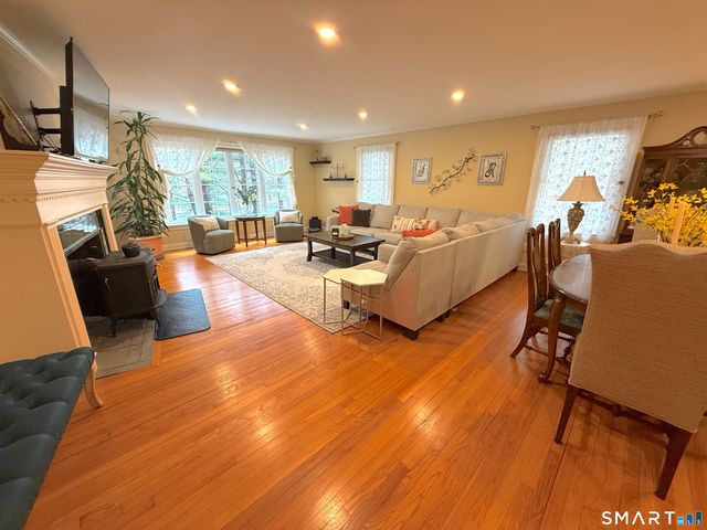 1340 Manchester Road, Glastonbury, CT 06033