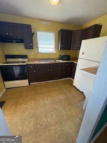 407 E Brooks Avenue, Griffin, GA 30223