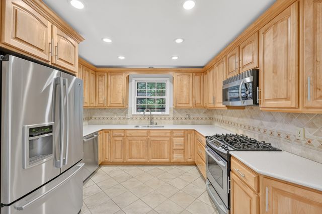 1011 Stuart Ln, Brentwood, TN 37027