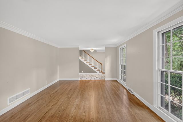 1011 Stuart Ln, Brentwood, TN 37027
