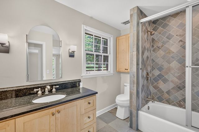 1011 Stuart Ln, Brentwood, TN 37027