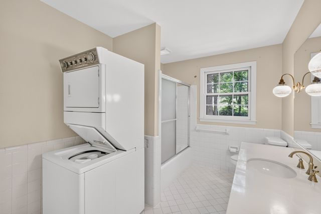 1011 Stuart Ln, Brentwood, TN 37027
