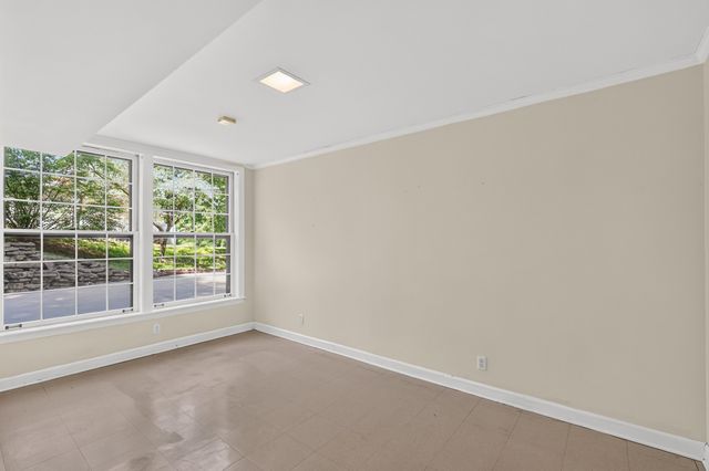1011 Stuart Ln, Brentwood, TN 37027