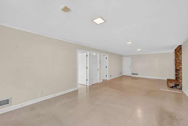 1011 Stuart Ln, Brentwood, TN 37027