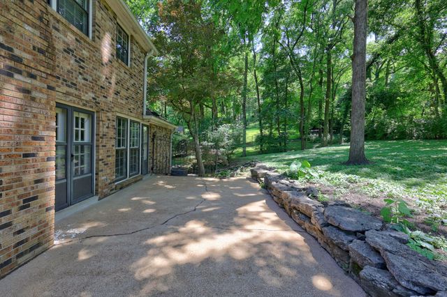 1011 Stuart Ln, Brentwood, TN 37027