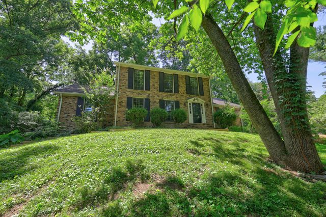 1011 Stuart Ln, Brentwood, TN 37027