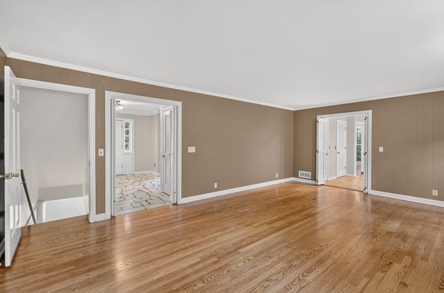 1011 Stuart Ln, Brentwood, TN 37027