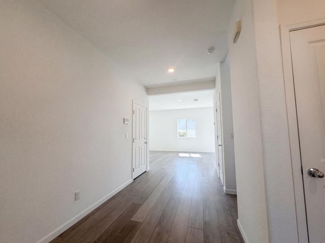 1176 Willow Hill Ave, Sacramento, CA 95834