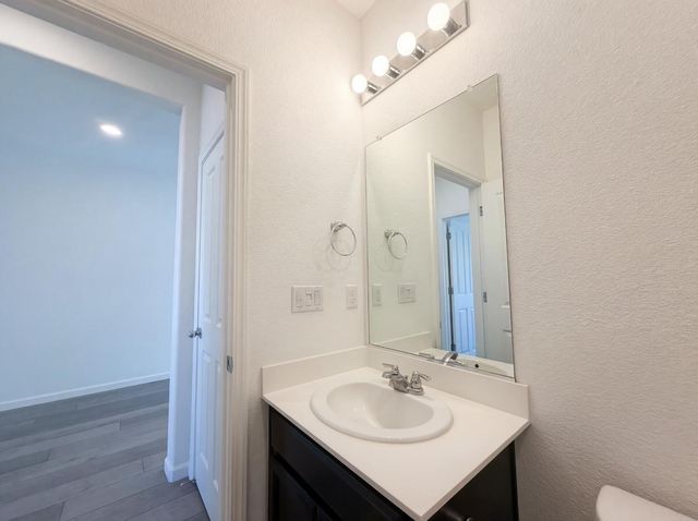 1176 Willow Hill Ave, Sacramento, CA 95834