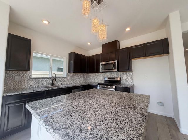 1176 Willow Hill Ave, Sacramento, CA 95834