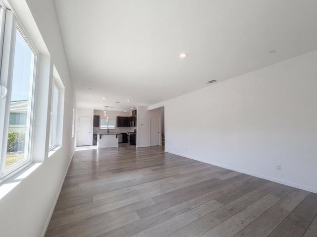 1176 Willow Hill Ave, Sacramento, CA 95834