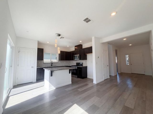 1176 Willow Hill Ave, Sacramento, CA 95834