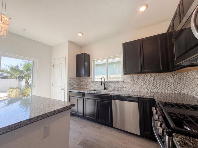 1176 Willow Hill Ave, Sacramento, CA 95834