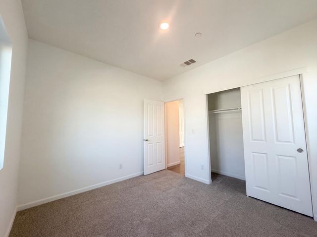 1176 Willow Hill Ave, Sacramento, CA 95834