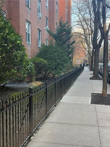 33-25 81th Street 6E, Elmhurst, NY 11372