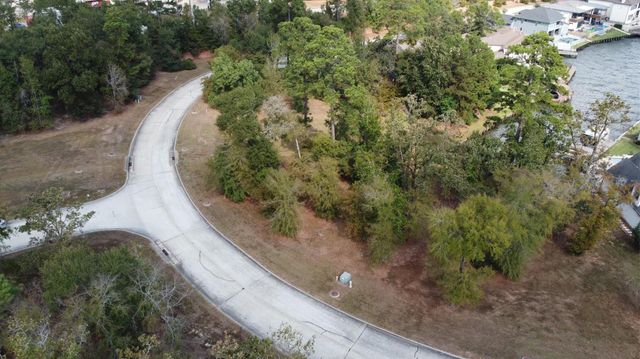 174 Bentwater Bay Drive, Montgomery, TX 77356