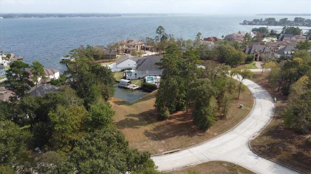 174 Bentwater Bay Drive, Montgomery, TX 77356