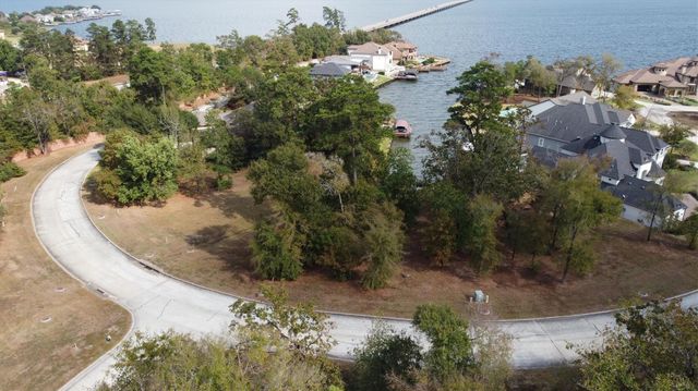 174 Bentwater Bay Drive, Montgomery, TX 77356