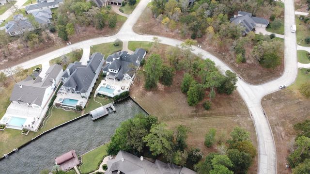 174 Bentwater Bay Drive, Montgomery, TX 77356