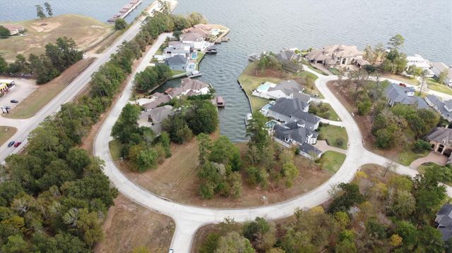 174 Bentwater Bay Drive, Montgomery, TX 77356