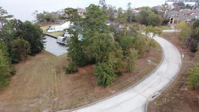 174 Bentwater Bay Drive, Montgomery, TX 77356