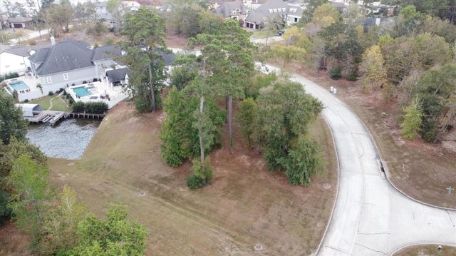 174 Bentwater Bay Drive, Montgomery, TX 77356