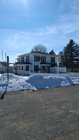 307 S Spring, Augusta, WI 54722