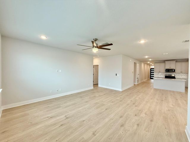 391 Backstays LOOP, Kyle, TX 78640